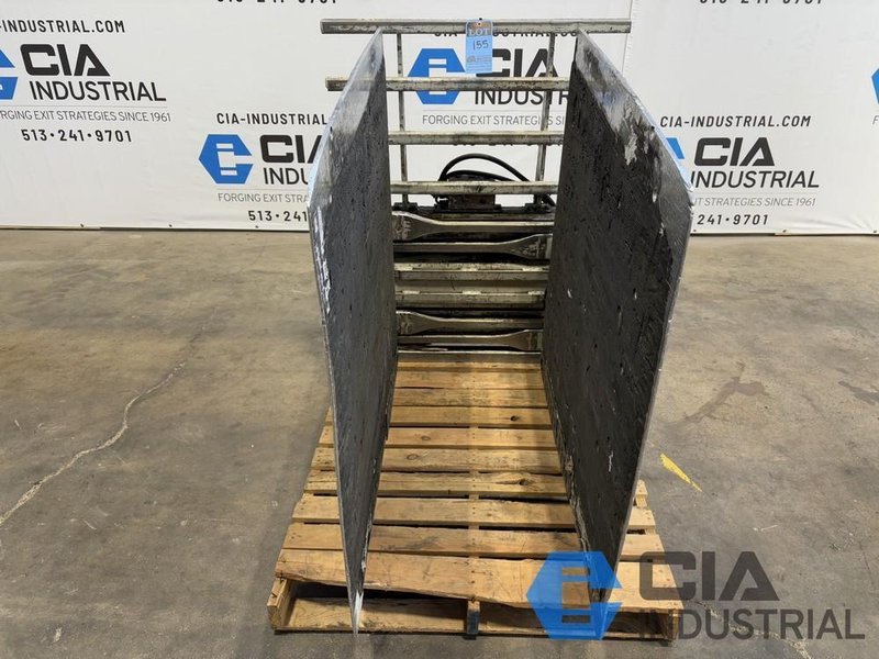 2,500 LB. CASCADE MODEL 25D-CCS-35AR1 HYDRAULIC CARTON CLAMP ATTACHMENT