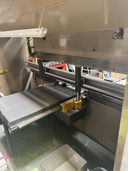 90 ton x 10′ Cincinnati 90CBII8 CNC Press Brake, 1998 – Very Clean