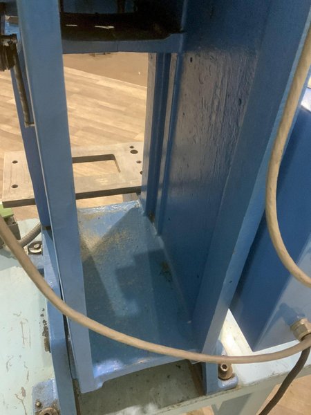 10-TON KENCO MODEL 101-135-200 OBI PRESS: STOCK #81230