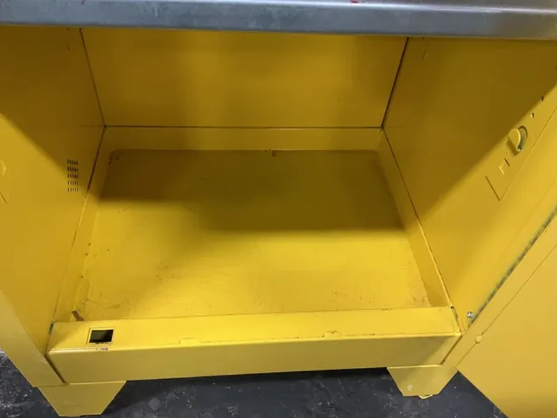 EAGLE 12 GALLONS FLAMMABLE LIQUID STORAGE CABINET  -  1925LEGS