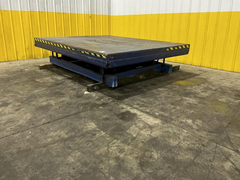 78" X 96" HYDRAULIC SCISSOR LIFT TABLE: YOBRO #24596