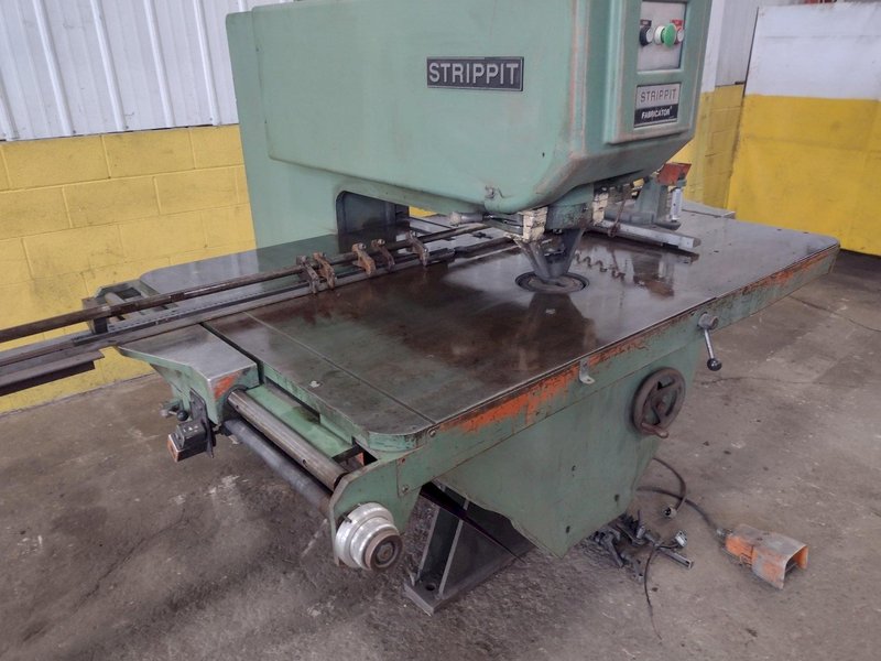 30 TON STRIPPIT MODEL #SUPER 30/30 SINGLE END PUNCH: STOCK 13470