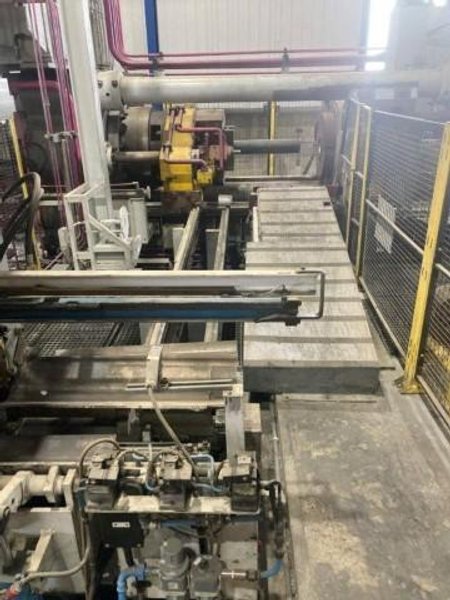 1370 MT SUTTON OIL HYDRAULIC DIRECT EXTRUSION PRESS (14123)
