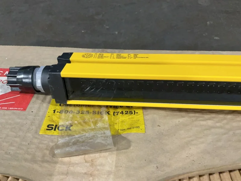 SICK 19 M SCANNING RANGE SAFETY LIGHT CURTAIN SENDER  -  C40S-0703DA010