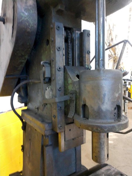 24&quot; DEFIANCE MACHINE WORKS MODEL 200 SINGLE SPINDLE DRILL: STOCK #13426