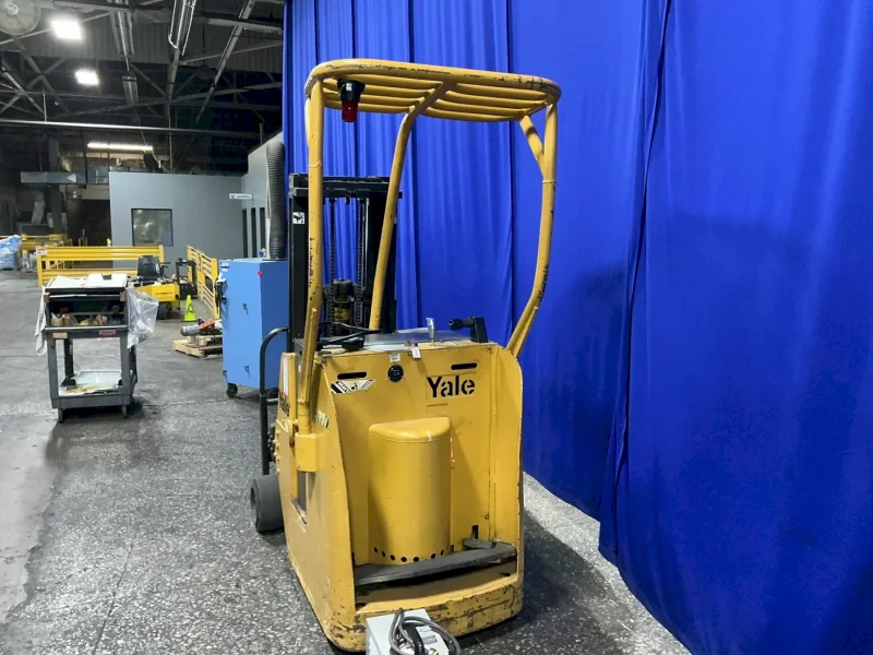 YALE 3000 LBS ELECTRIC STAND UP FORKLIFT  -  ESC30G4T077