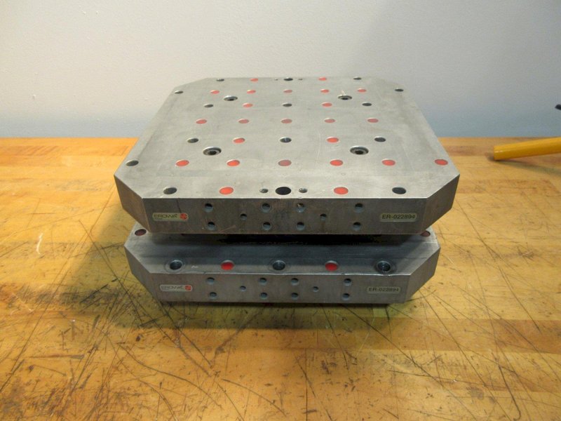 EROWA ER-022894 320mm X 320mm Pallet 2"x2" Non-Threaded Grid Pattern- Auction Item