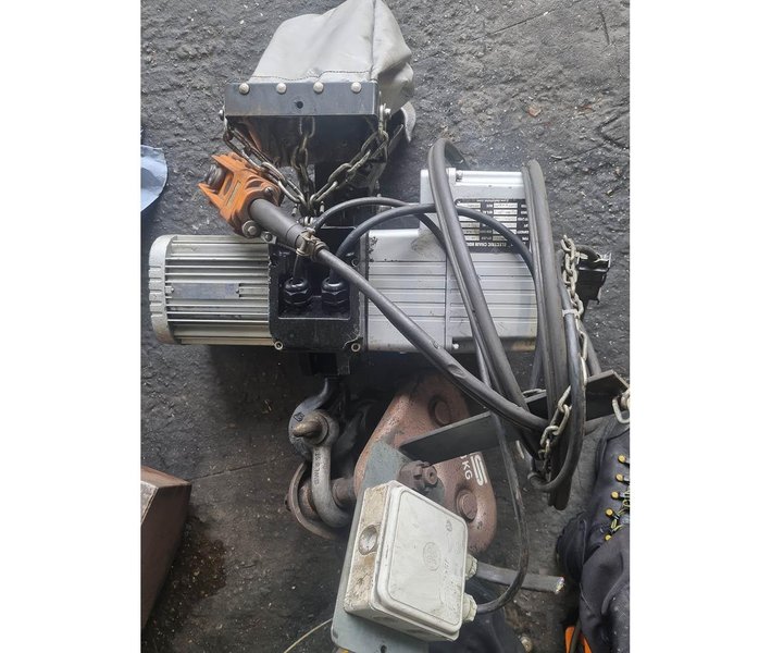 Delta - electric chain hoist 1000 kg