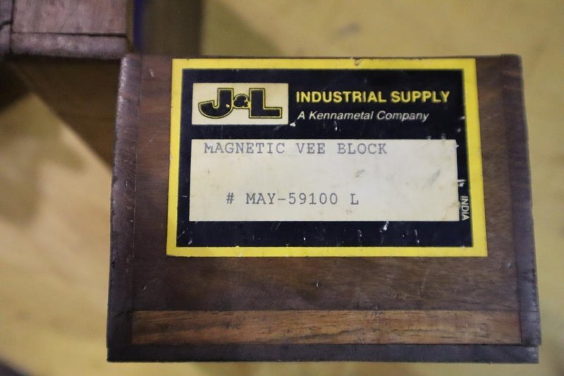 J&amp;L Magnetic Vee Block in Wood Case- Auction Item