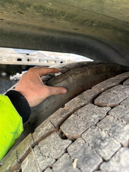 2020 Freightliner Cascadia 1FUJHHDV1LLLC1683