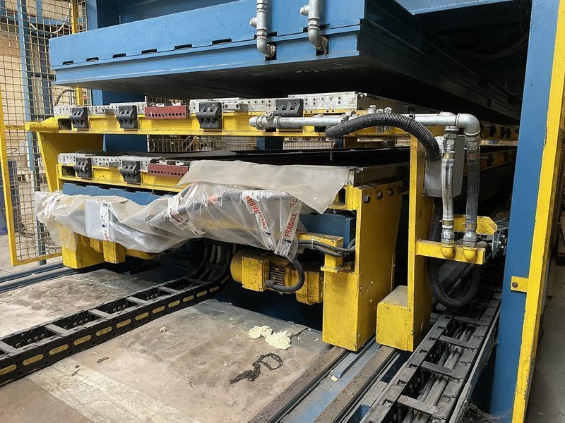 Manni / Cannon - polyurethane press for sandwich panels