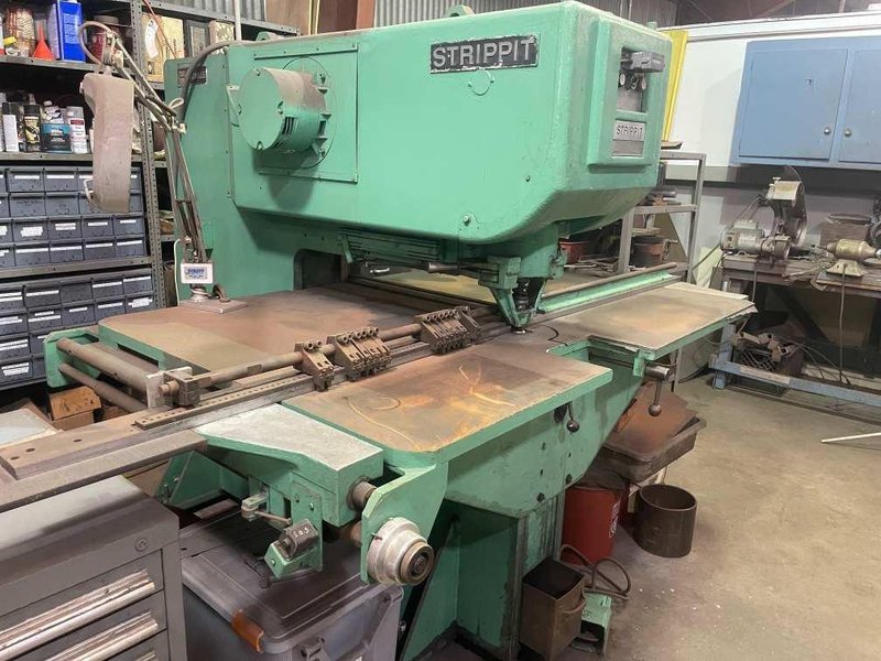 40 Ton Strippit custom 30/40 Single Station Punch Press, 1974