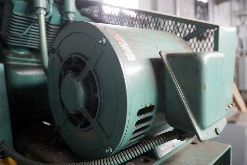 CHAMPION MODEL #VR7-12 PISTON AIR COMPRESSOR: YOBRO #25933