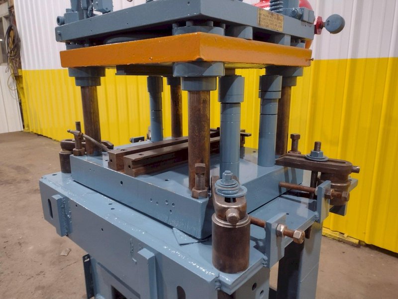 12 TON AIRAM PNEUMATIC CUTOFF PRESS: STOCK #11949