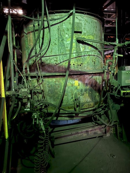 B&amp;P MODEL 85B Speedmuller S/N 142-6802 EQUIPPED WITH DUST HOOD, BATCH HOPPER, 61522 gearbox