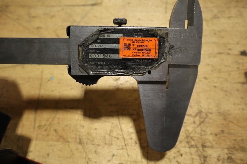 Mitutoyo Absolute Digimatic CD-24"C Verneer Caliper, LCD Display- Auction Item