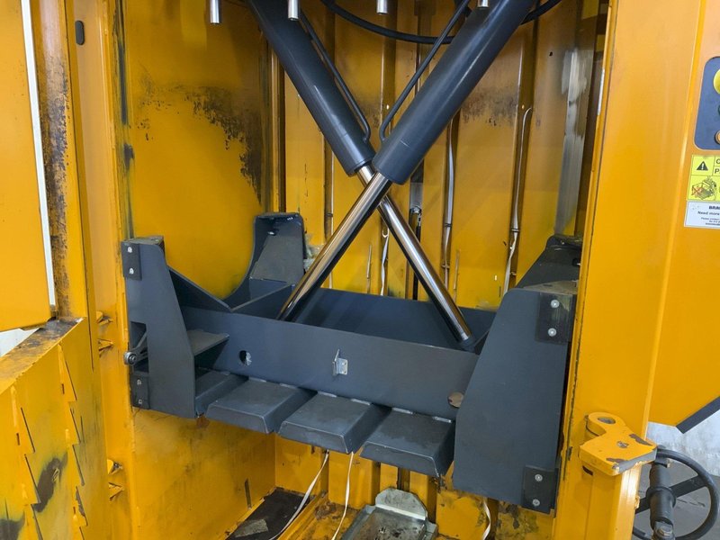 BRAMIDAN MODEL X30 VERTICAL BALER: STOCK #81209