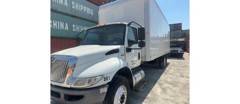 International MV607 Box Truck, 2020 – Cummins B6.7 Diesel, Allison Automatic, 26′ Dry Van, Liftgate, GVWR 25,999