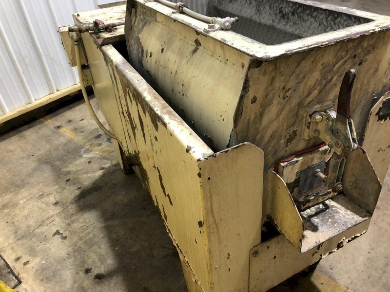 4 CUBIC FOOT ELECTRO-DEBURRING COMPANY  MODEL #R32 TUB TYPE VIBRATORY FINISHING MACHINE : STOCK #17209