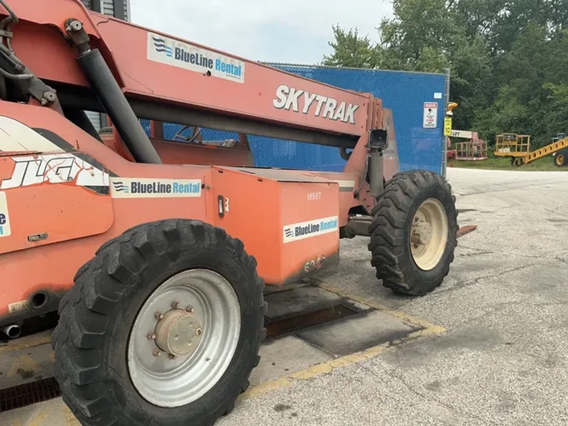 Jlg 6000 Lbs Skytrak Lift - 6042