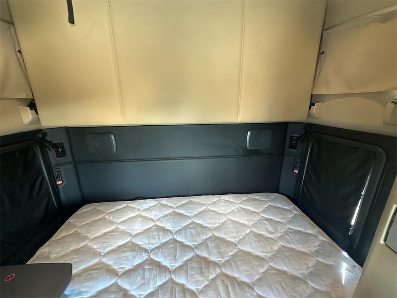 2022 Kenworth T680 1XKYD49X5NJ499897