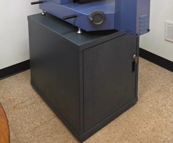 14" MITUTOYO Model PH-3515F Bench Top Comparator, s/n 000931412.