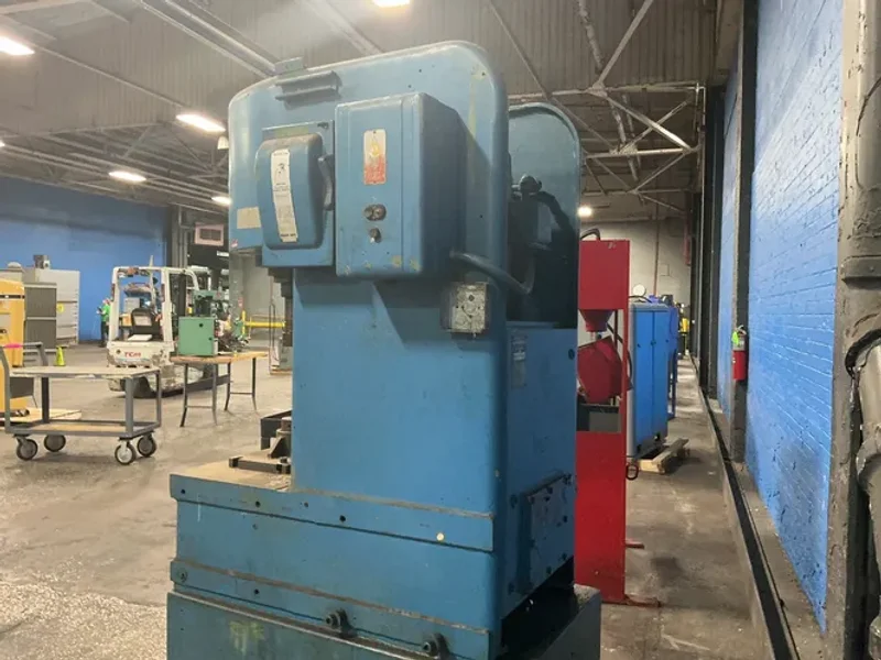 DENISON 8 TON HYDRAULIC PRESS  -  FG8C01C21A68S06