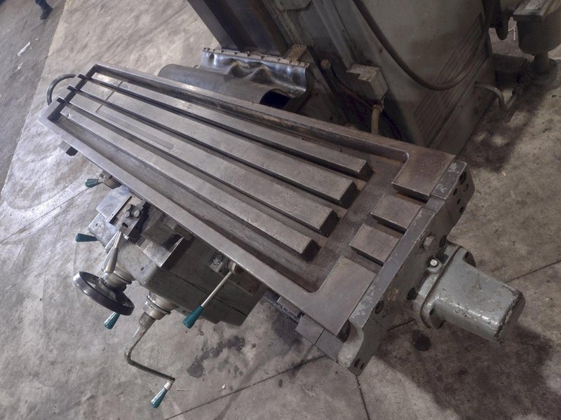 #205 K&amp;T MILWAUKEE KEARNEY AND TRECKER MODEL #205 S-12 HORIZONTAL MILL WITH TOOLMAKERS VERTICAL HEAD: STOCK #22495