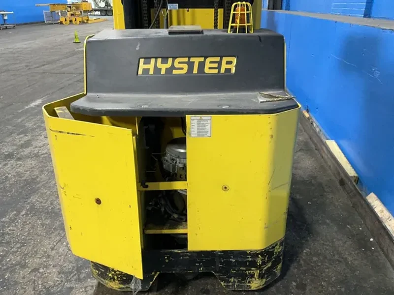 HYSTER 3000 LBS ORDER PICKER  -  R30XM3