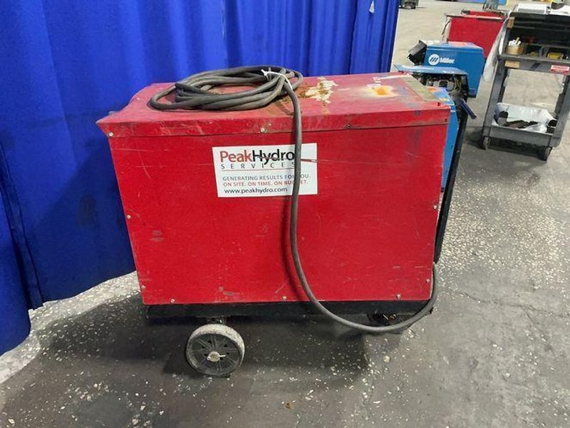 LINCOLN ELECTRIC 600 AMPS WELDER  -  IDEALARC DC-600