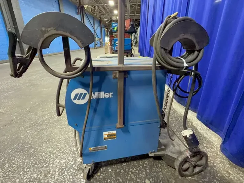 Miller 300 Amp Welder - Millermatic 350p