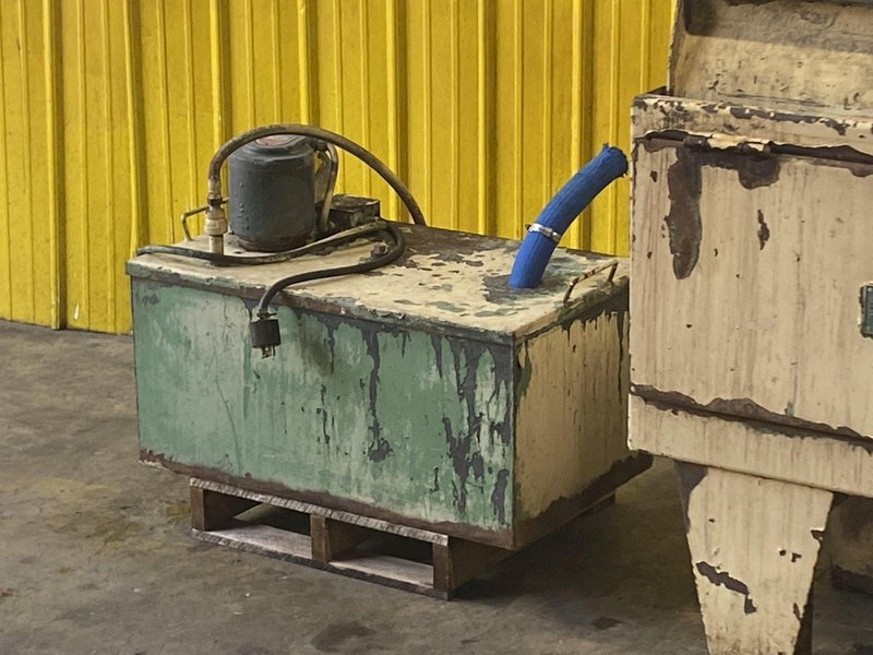 4 CUBIC FOOT ELECTRO-DEBURRING COMPANY  MODEL #R32 TUB TYPE VIBRATORY FINISHING MACHINE : STOCK #17209