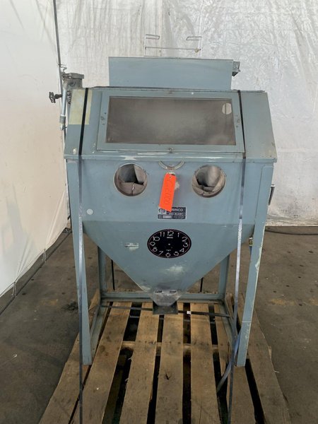 TRINCO SAND BLAST CABINET. STOCK #0872824