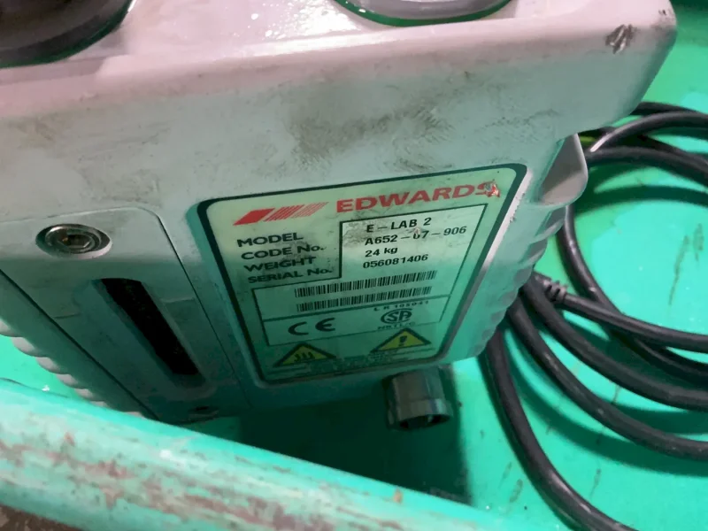 EDWARDS ROTARY VANE VACUUM PUMP   -  E-LAB  2
