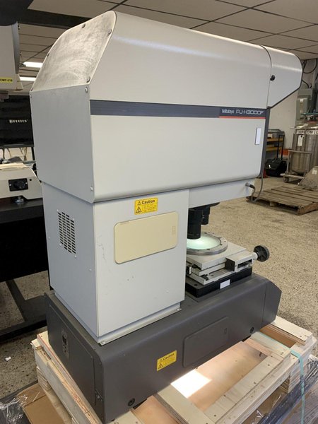 12&quot; MITUTOYO Model PH-H3000F Bench Top Vertical Beam Optical Comparator / Profile Projector
