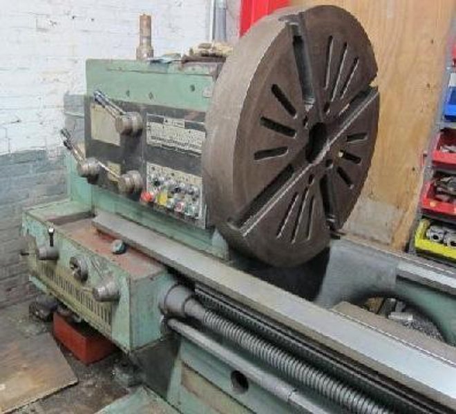 32" X 205" TOS ENGINE LATHE: STOCK #68439