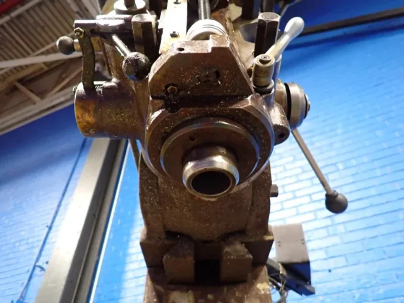 COMET 10" X 50" VERTICAL MILL