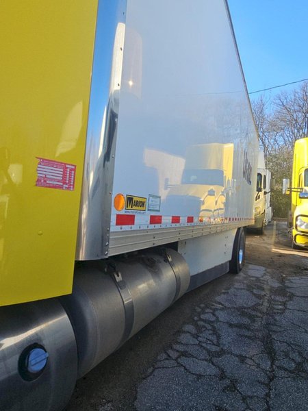 Peterbilt 337 Straight Truck, 2016 – Cummins/PACCAR Diesel, Allison Automatic, Medium-Duty Delivery Truck