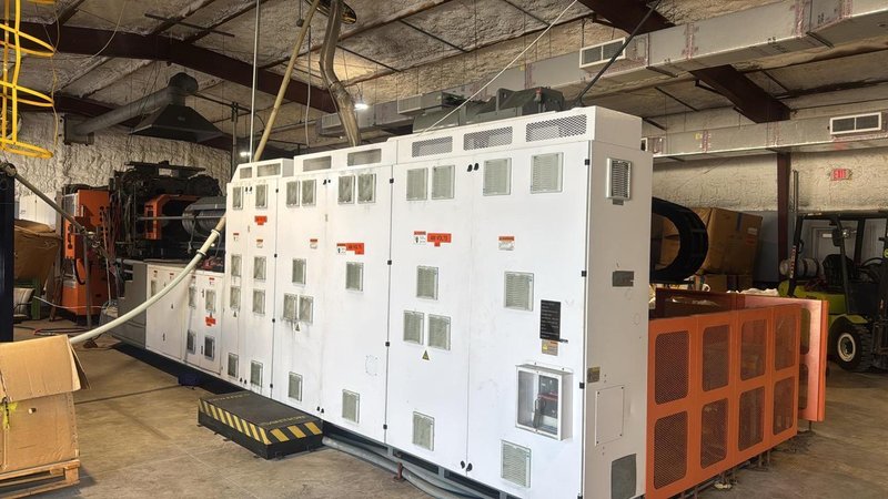 770 TON, 1,404 Oz CHEN HSONG SM700-TP-SVP/2 (D2) Plastic Injection Molding Machine, 2024 – Tie Bar Pulling System with Power Tie Bar Retraction