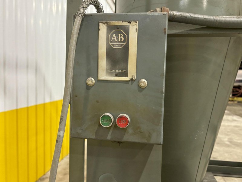 700 CFM AGET MODEL #DUSTKOP 20T31-D1 BAG HOUSE TYPE DUST COLLECTOR: STOCK #21037