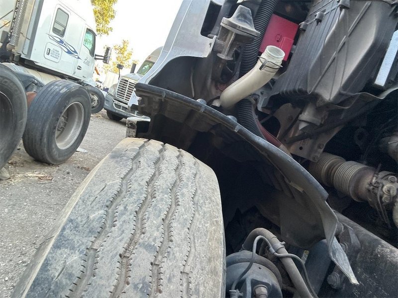 2019 Freightliner Cascadia 1FUJHHDR5KLKM7237