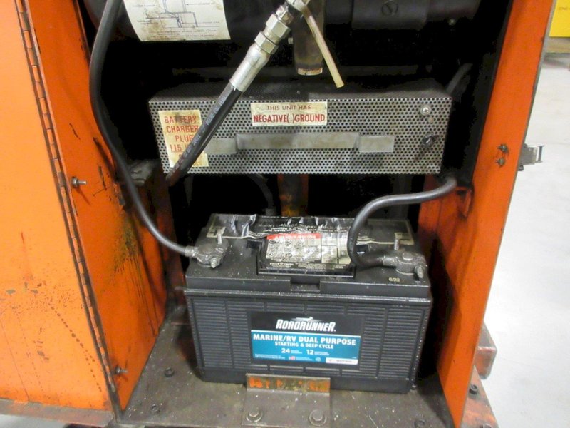 Economy CWF-56-26 Electric Straddle Pallet Stacker- Auction Item