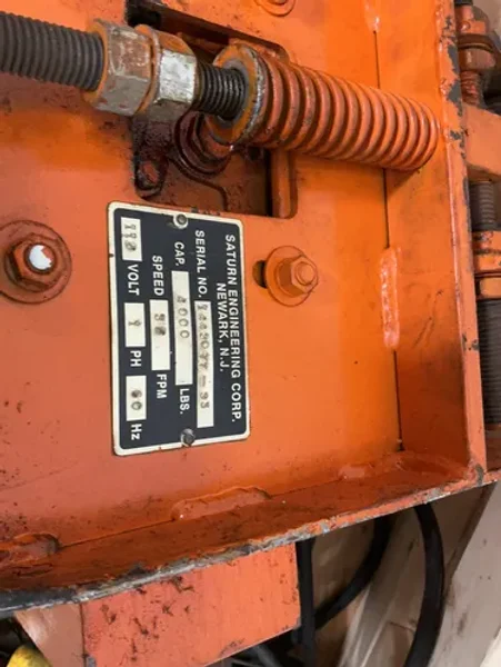 YALE, SATURN ENGINEERING CORP. 2 TON HOIST