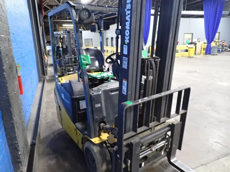 KOMATSU 2600 POUNDS ELECTRIC FORKLIFT  -  FB18MU-12