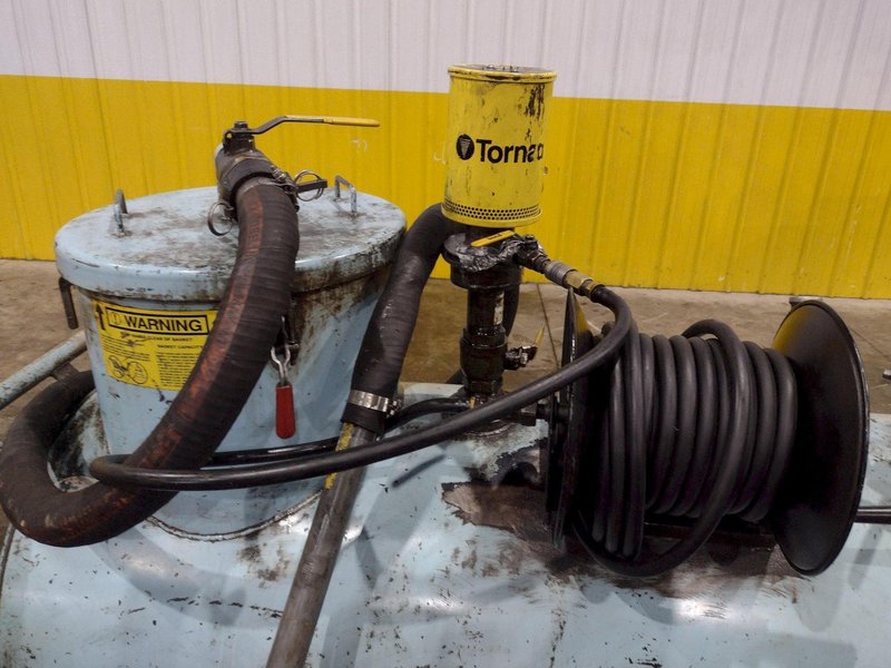 ANDERSONS INC YELLOW BELLIED PNEUMATIC SUMP SUCKER: YOBRO #25053