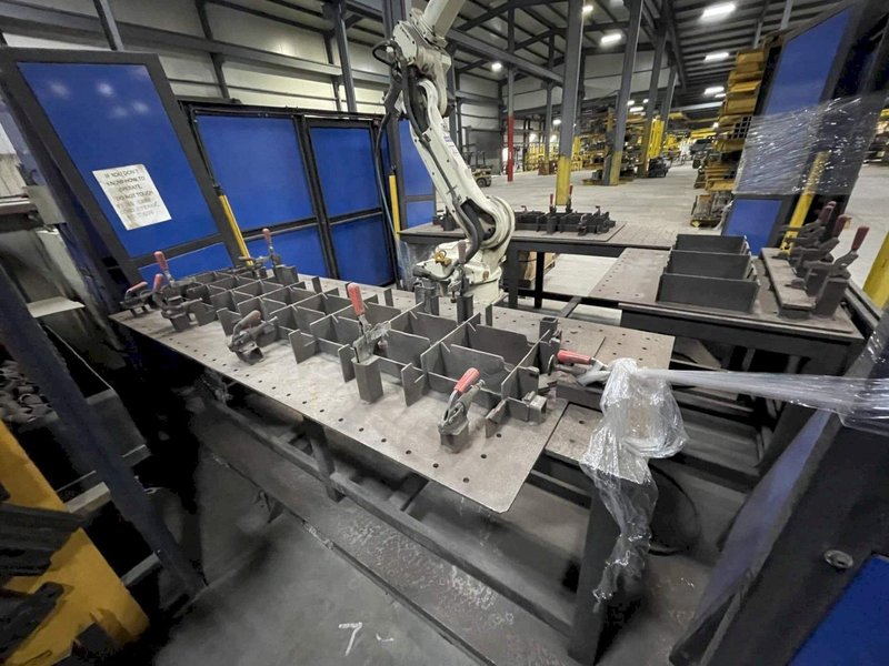 Capital Robotics FusionArc 300L 3-Station Weld Cell, 2018 – Daihen OTC FD-B6L 6-Axis Robot