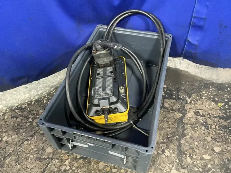 ENERPAC 10,000 PSI / 700 BAR TURBO II AIR HYDRAULIC PUMP