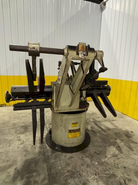 4,000 LBS X 18″ CWP MODEL #3RD18 PULL OFF DOUBLE END UNCOILER COIL REEL USED