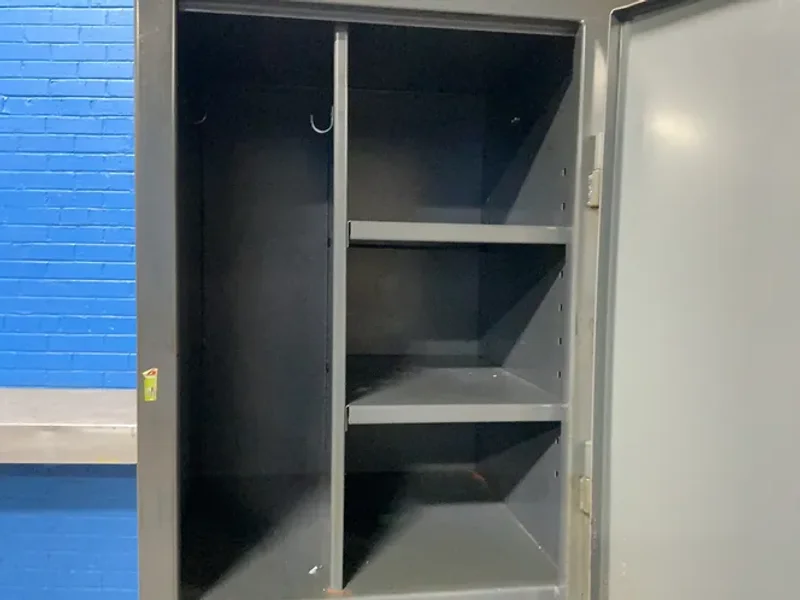 STRONG HOLD 10 DOOR LOCKERS
