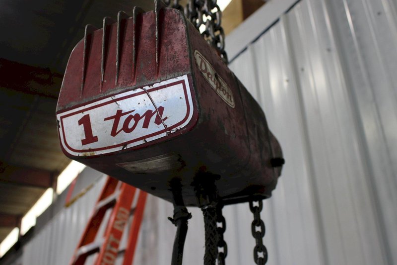 1 TON DAYTON HOIST: STOCK #74159
